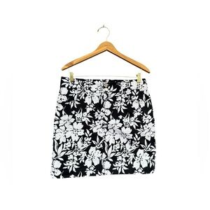 Chaps Size 10 Black & White Tropical Floral Skirt with Pockets
